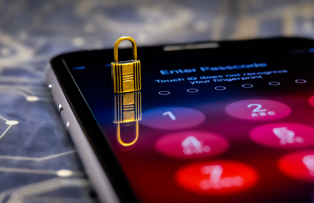 Paysera shares tips on how to ensure mobile security.